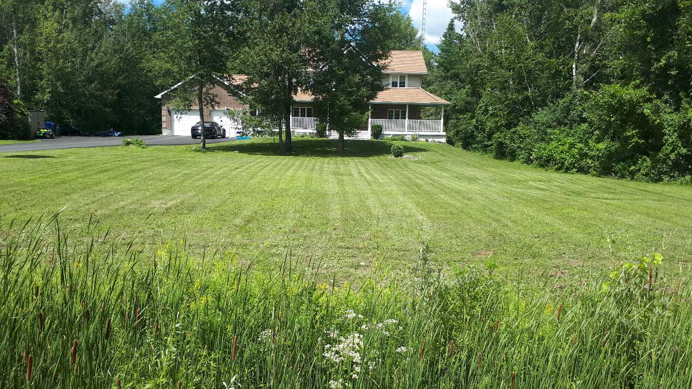 Lahey's Lawn Care